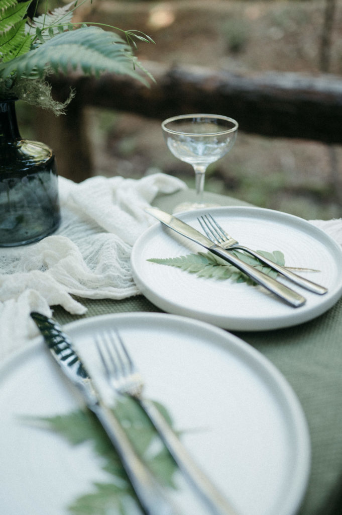 Simple table scape for a California redwoods elopement 