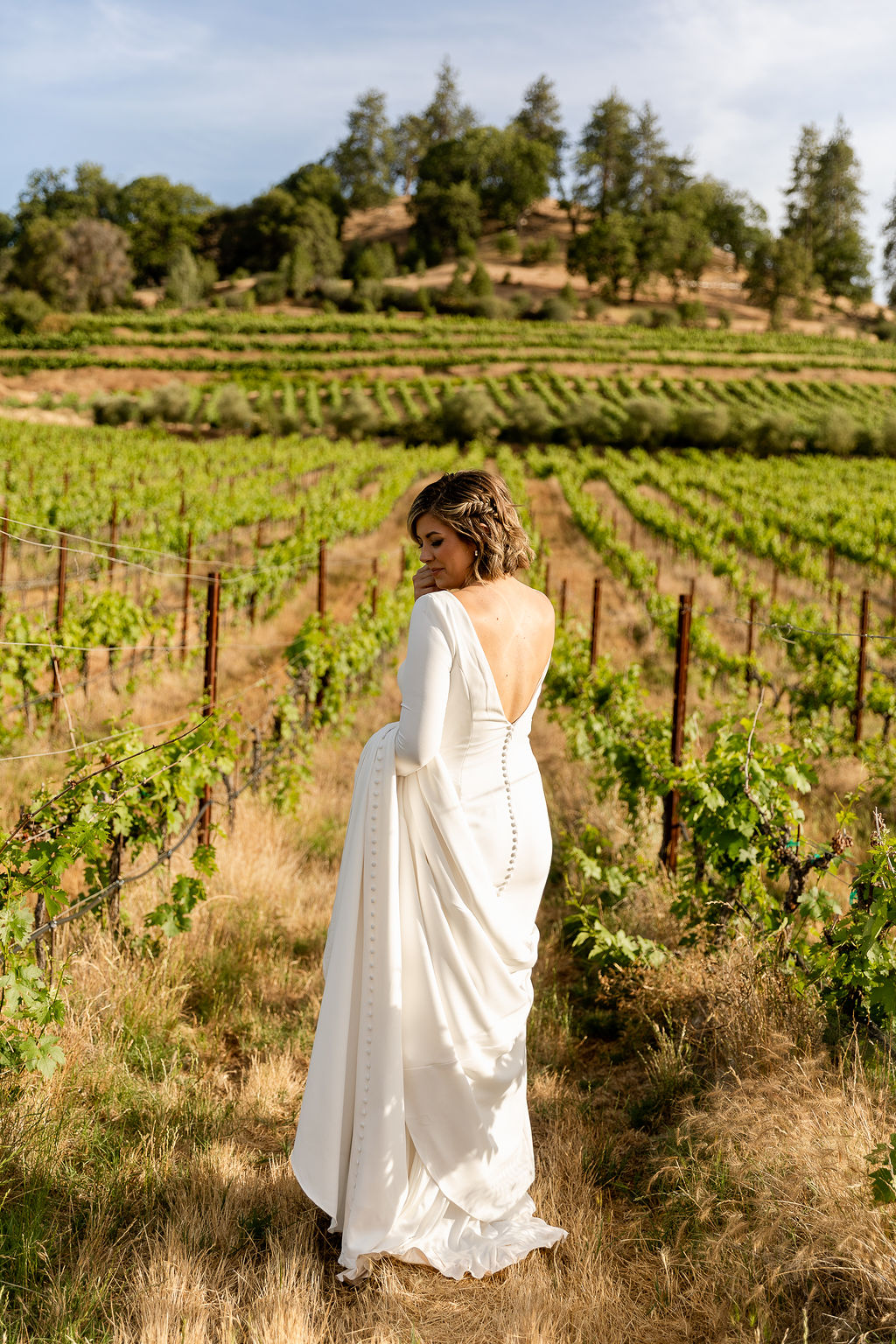 vineyard wedding shots in Italy